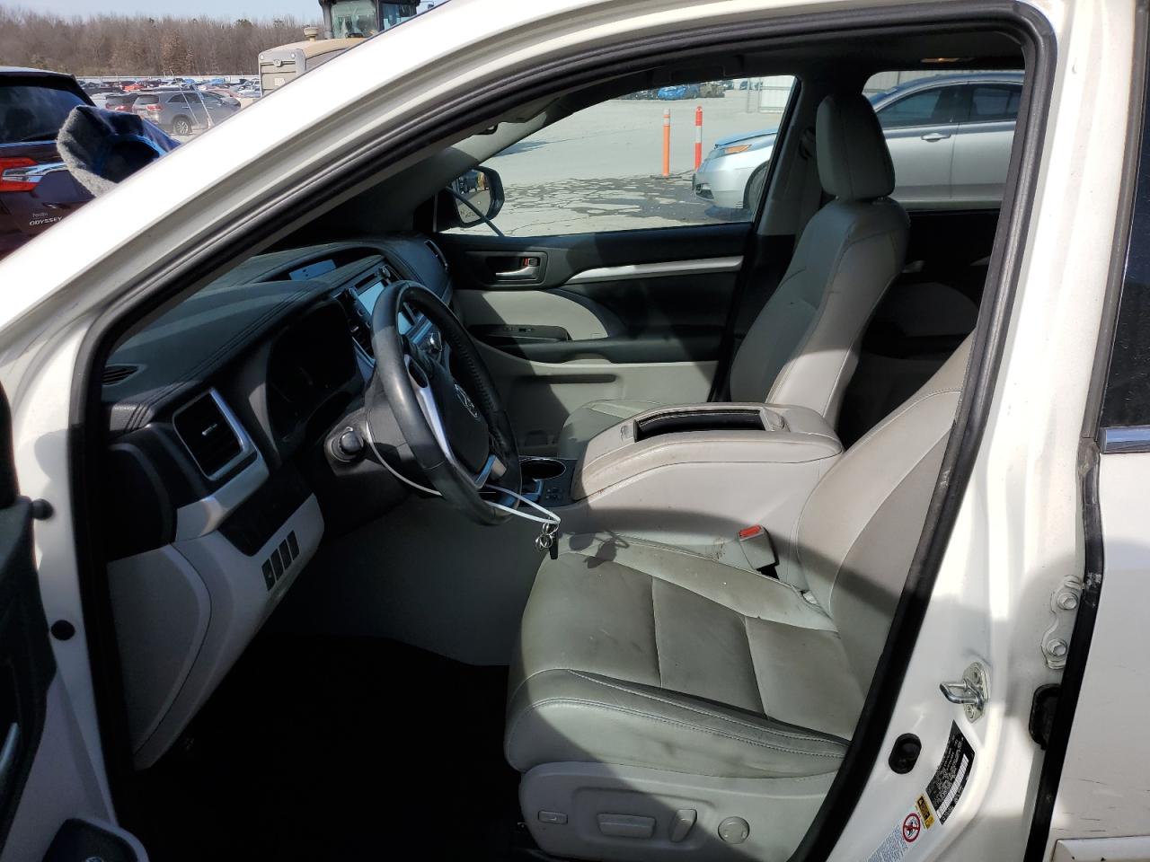 2015 Toyota Highlander - Image 7
