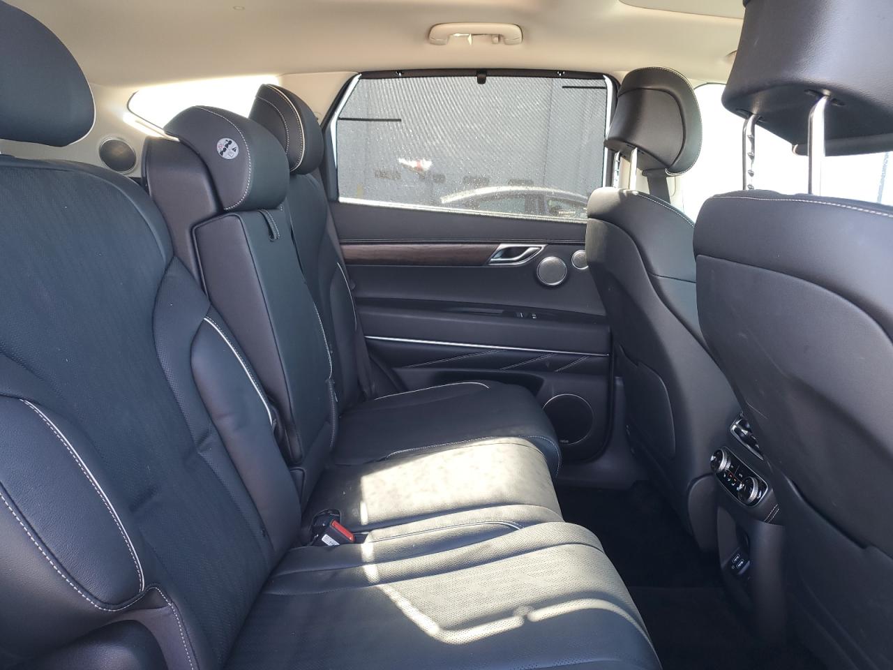 2024 Genesis GV80 - Image 11