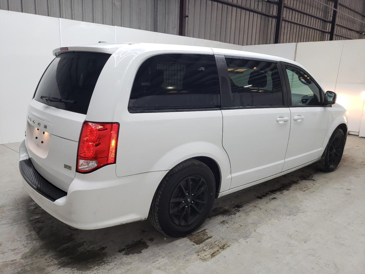 2019 Dodge Caravan - Image 3