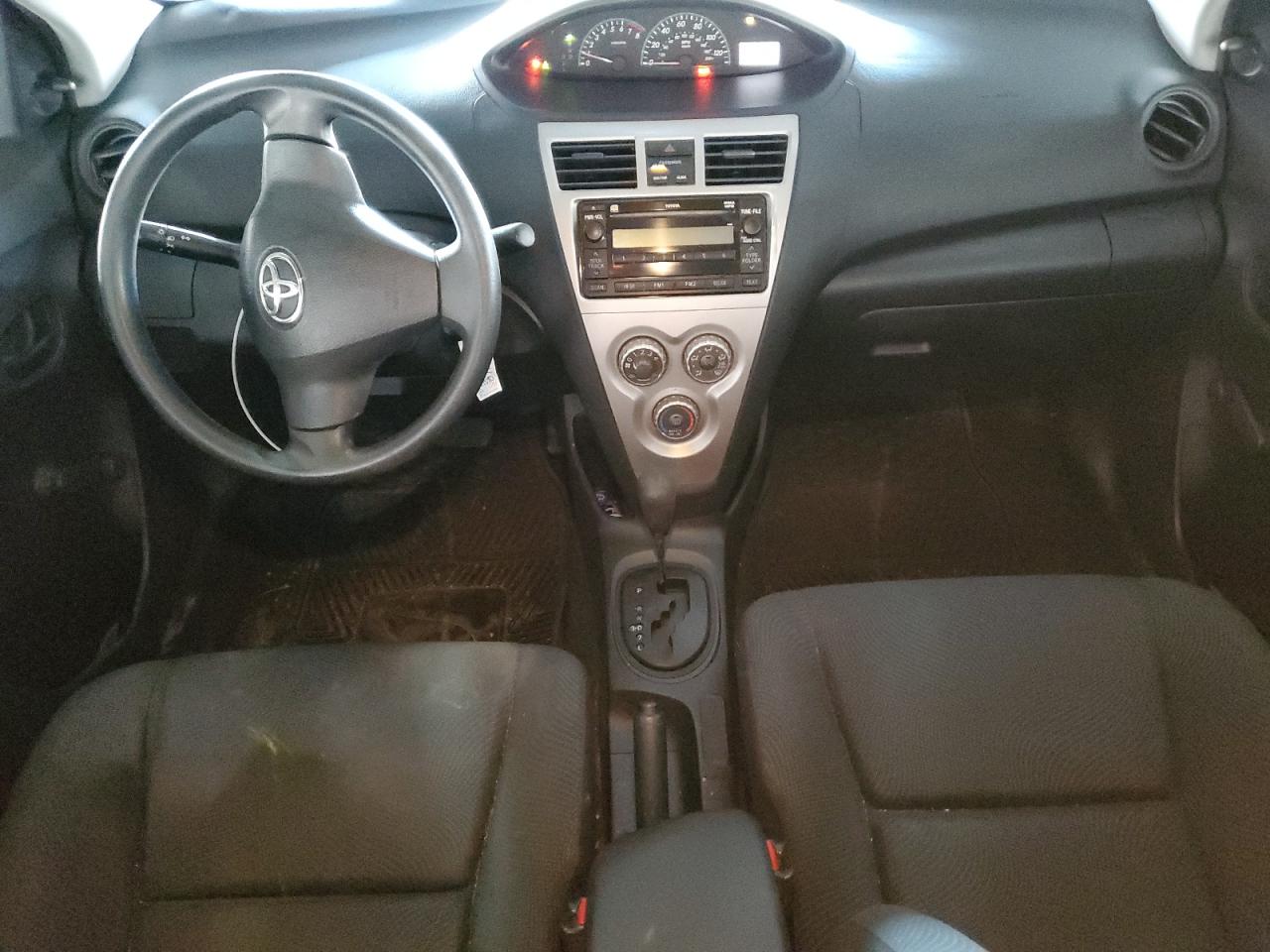 2009 Toyota Yaris - Image 8