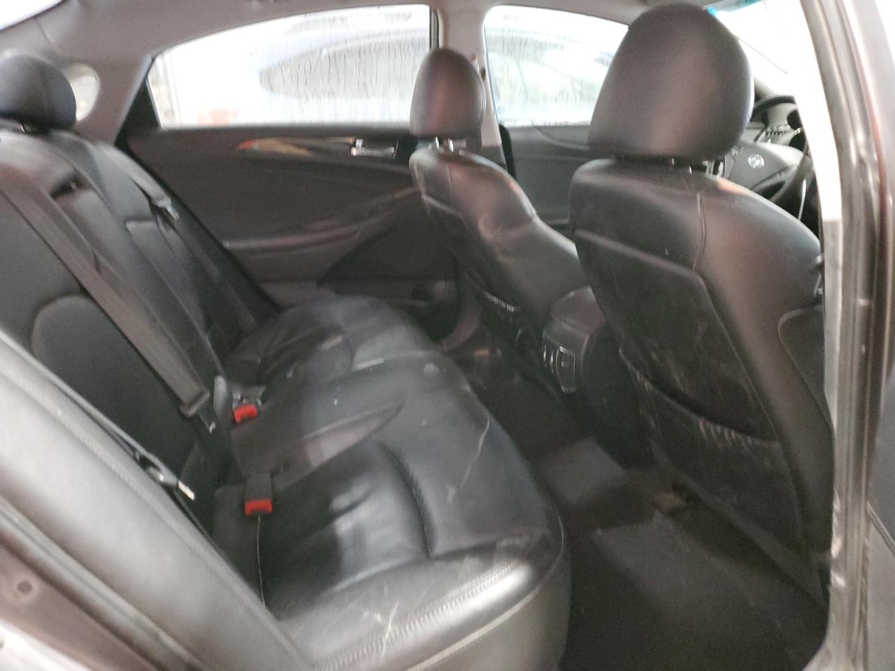 2011 Hyundai Sonata - Image 10