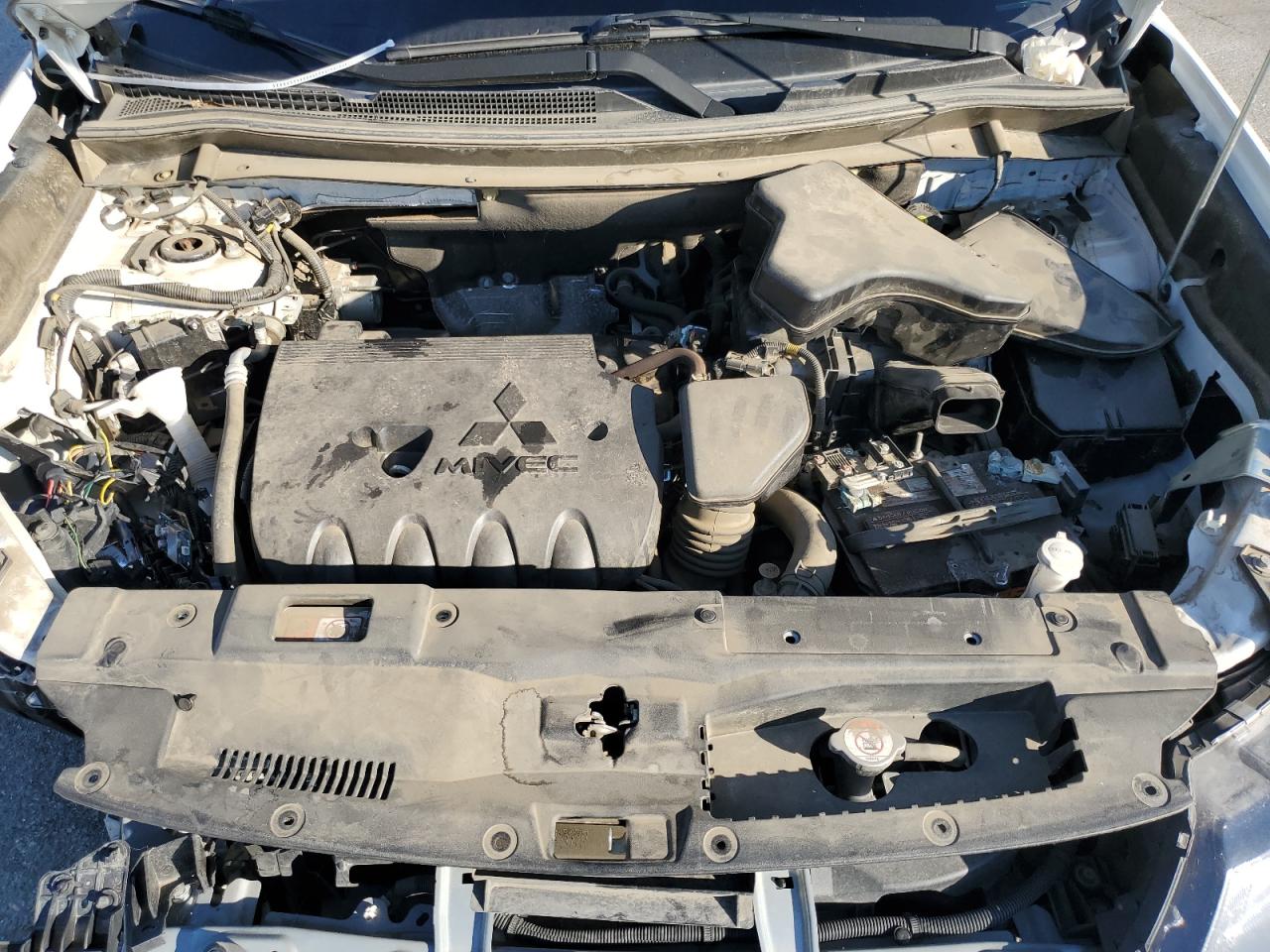 2020 Mitsubishi Outlander - Image 12