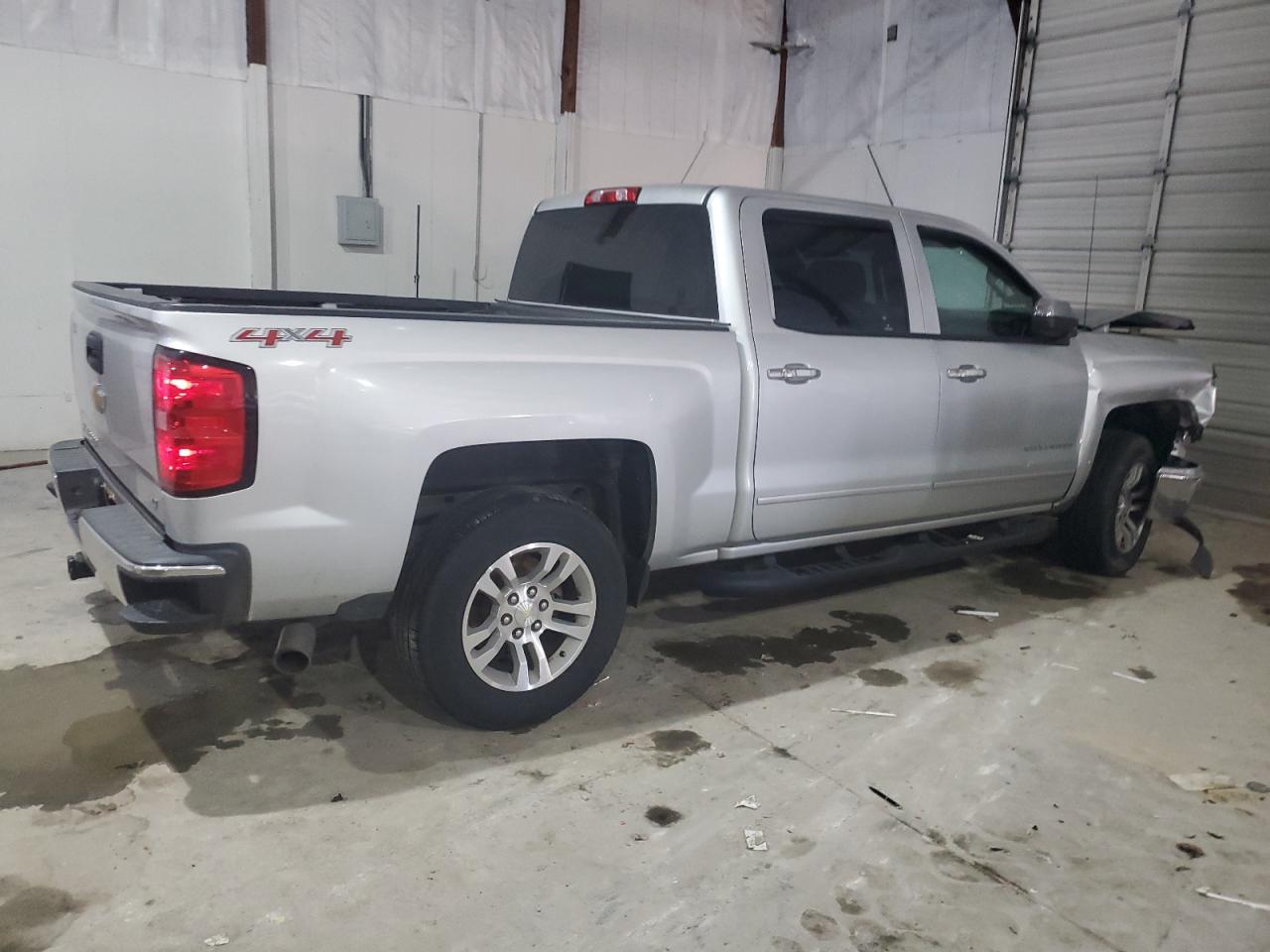 2015 Chevrolet Silverado - Image 3