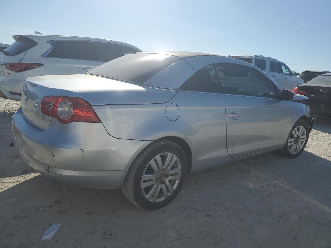 2009 Volkswagen Eos - Image 3