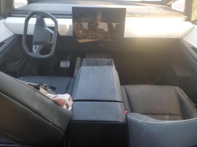  TESLA CYBERTRUCK 2024 Серебристый