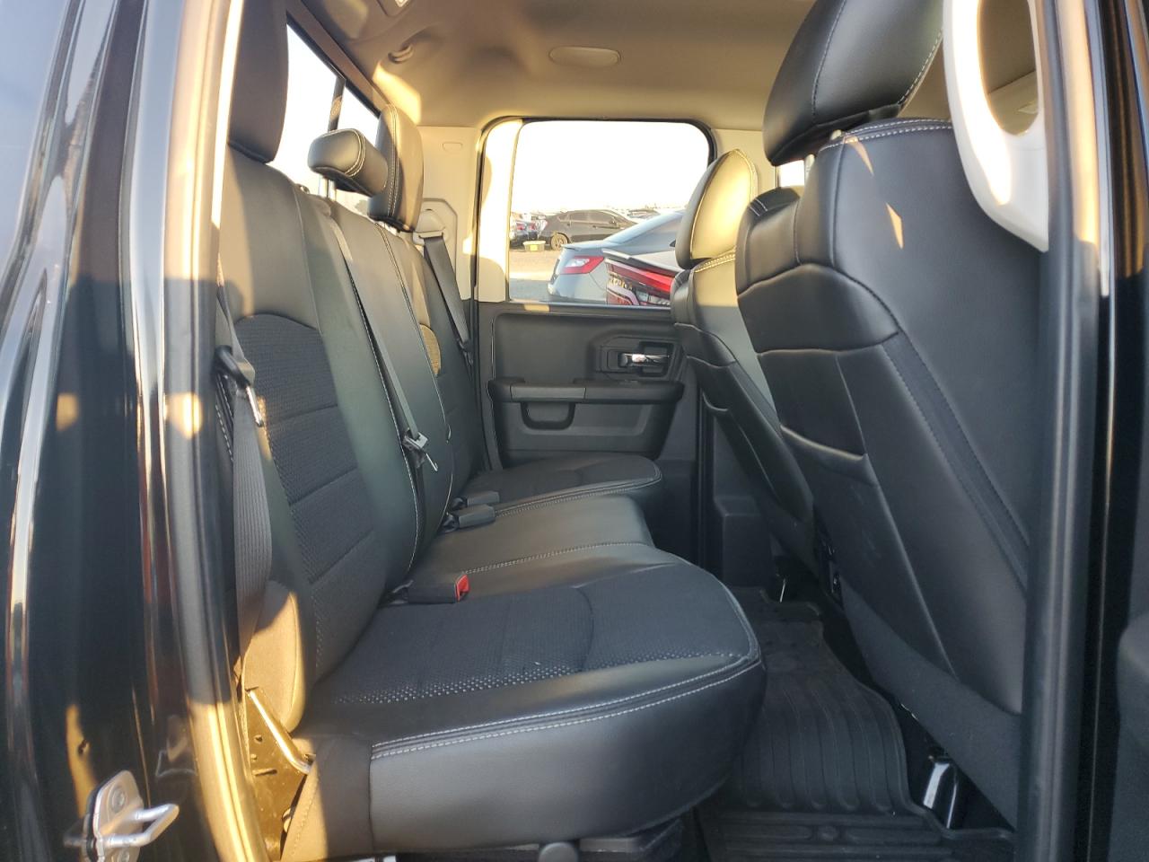2014 RAM 1500 - Image 10