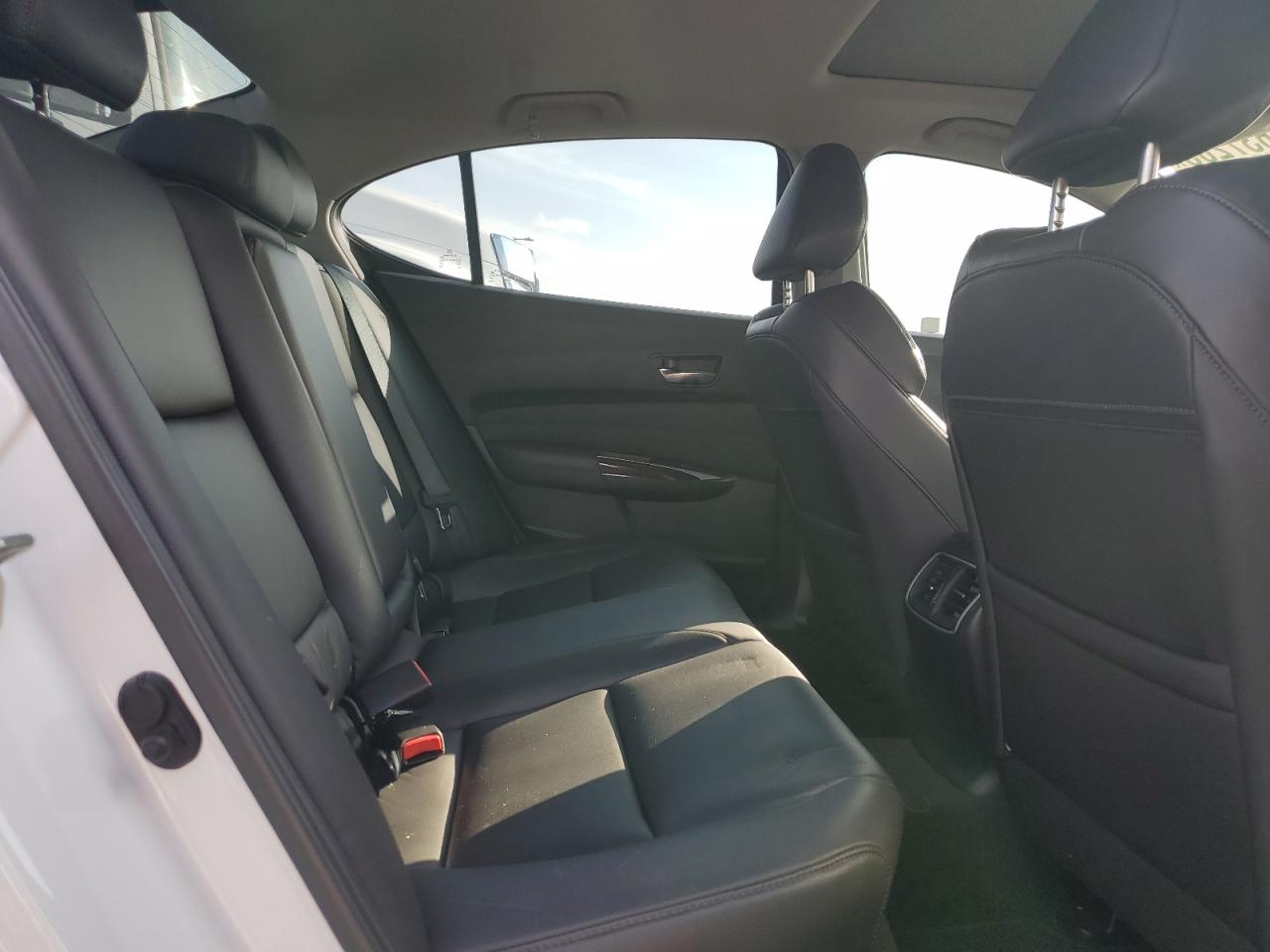 2017 Acura TLX - Image 11