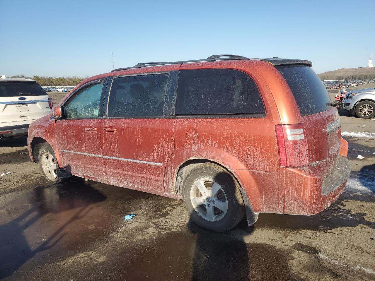 2008 Dodge Caravan - Image 2