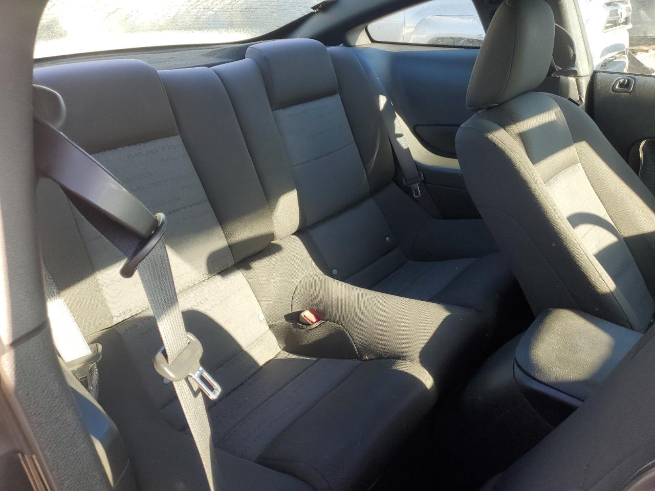 2009 Ford Mustang - Image 10