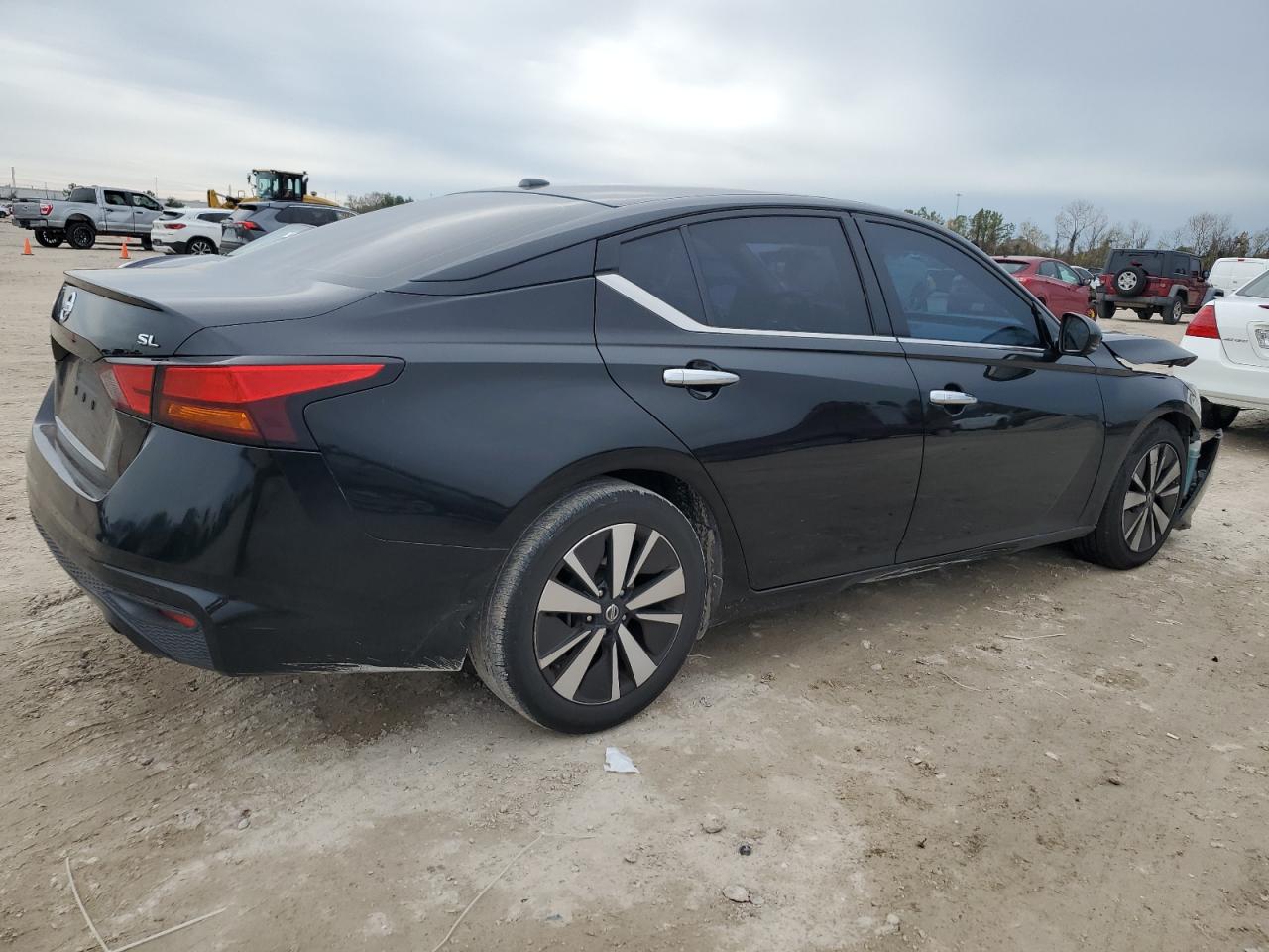 2020 Nissan Altima - Image 3