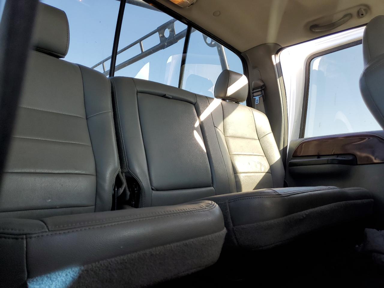 2006 Ford F250 - Image 10