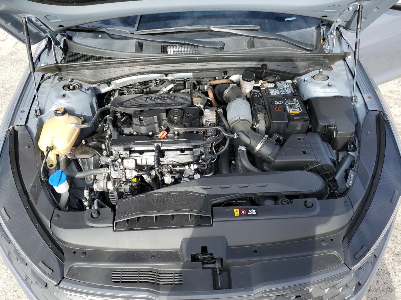 2022 Kia K5 - Image 12