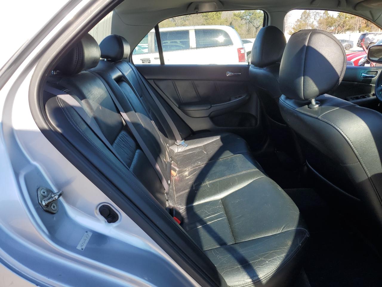 2003 Honda Accord - Image 10