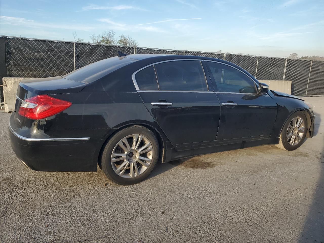 2012 Hyundai Genesis - Image 3