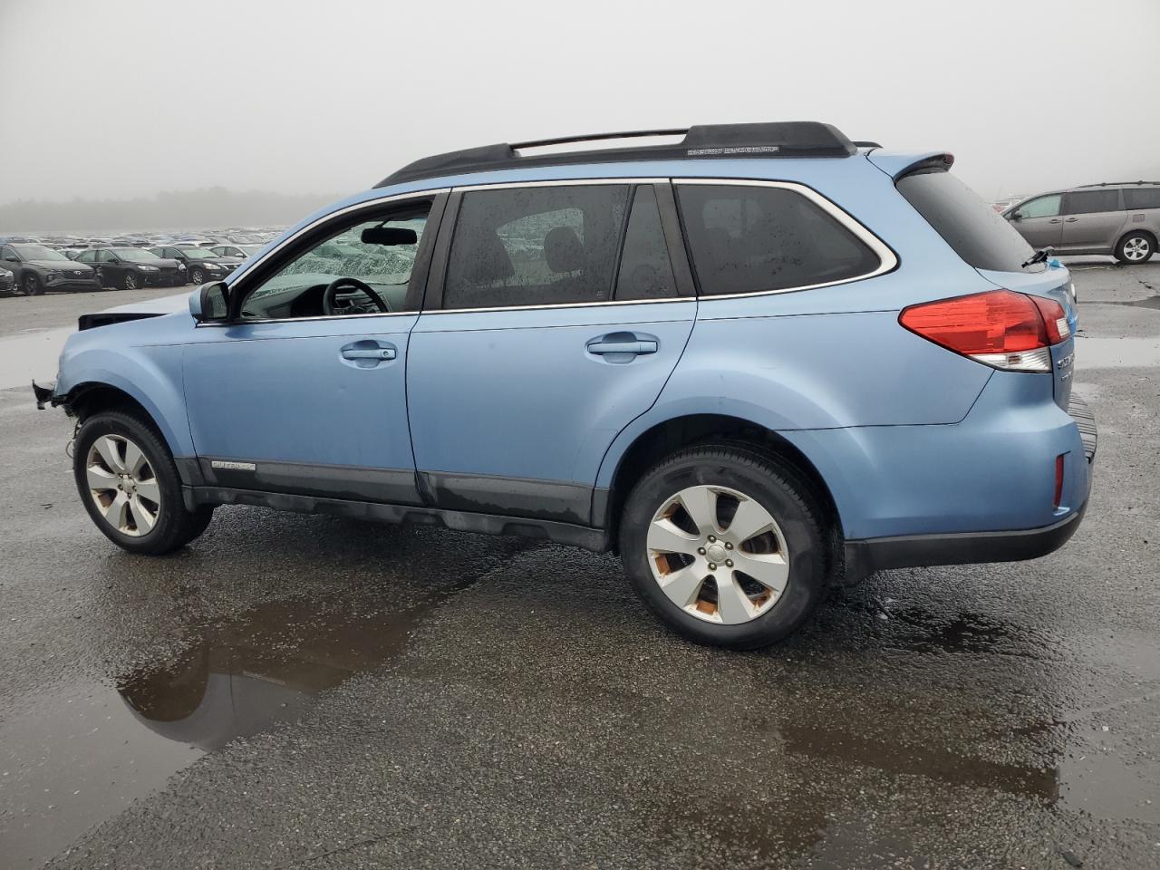 2010 Subaru Outback - Image 2