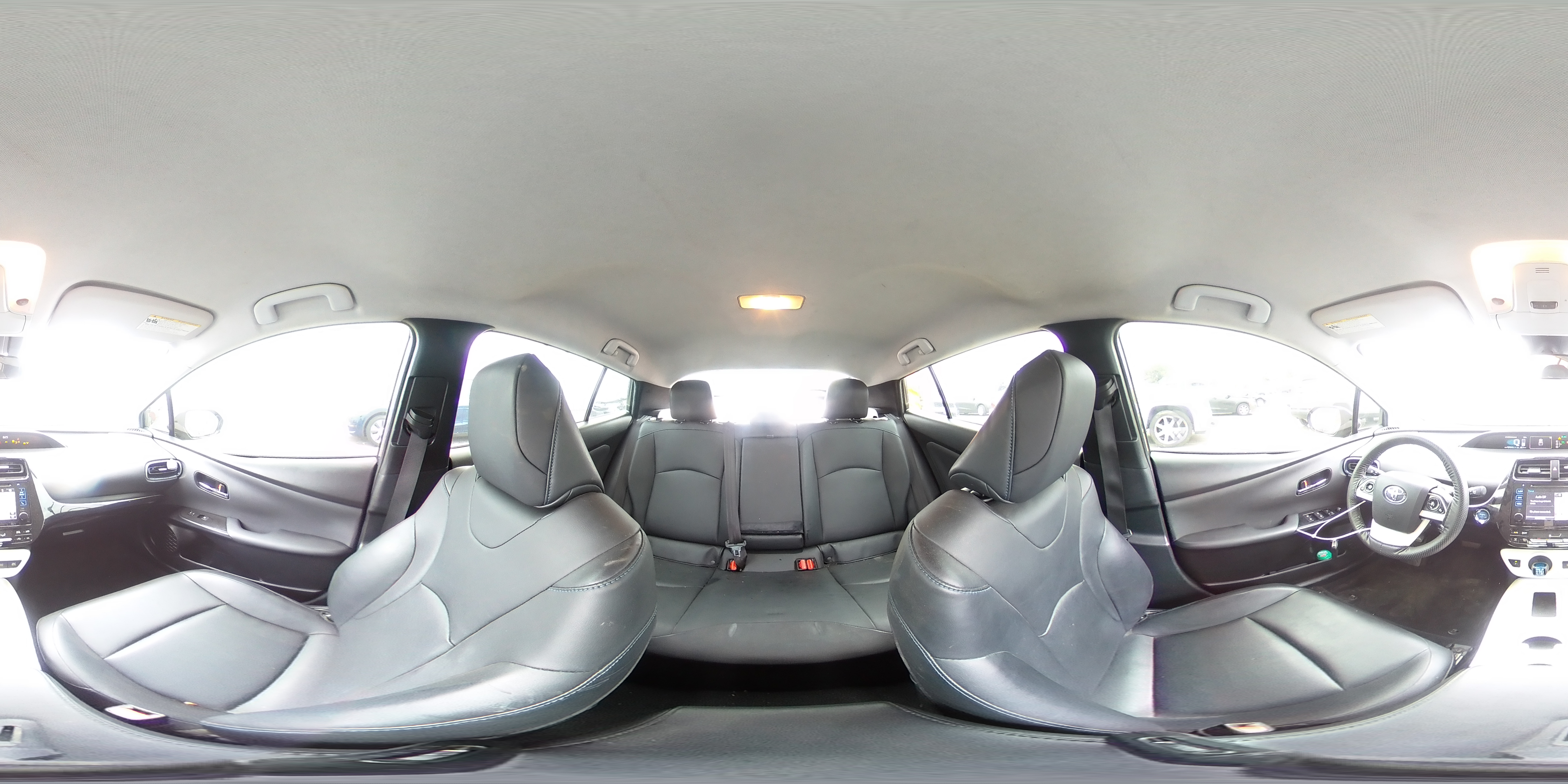 2016 Toyota Prius - Image 12