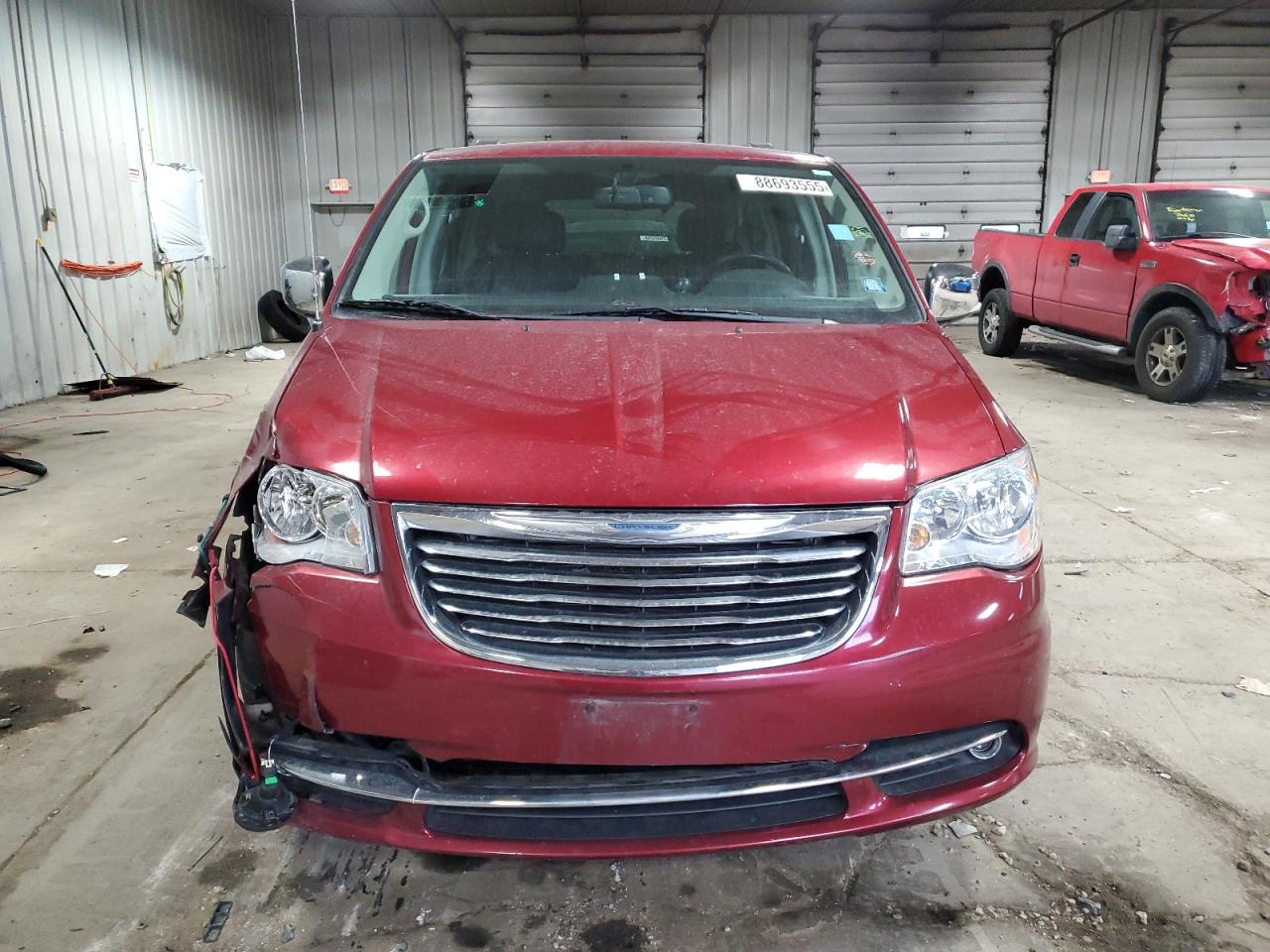 2012 Chrysler Town & Country - Image 5