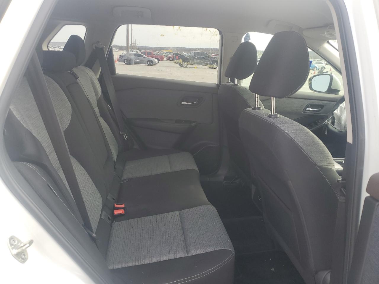 2021 Nissan Rogue - Image 11