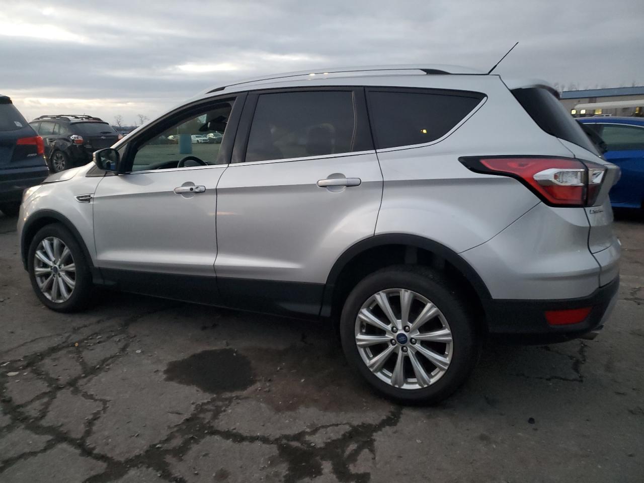 1FMCU9J93HUE25067 2017 FORD ESCAPE - Image 2