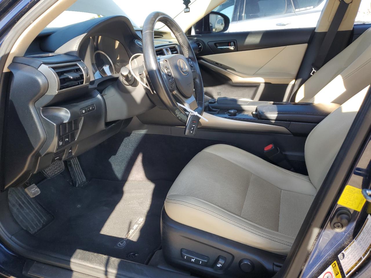 2014 Lexus IS - Image 7