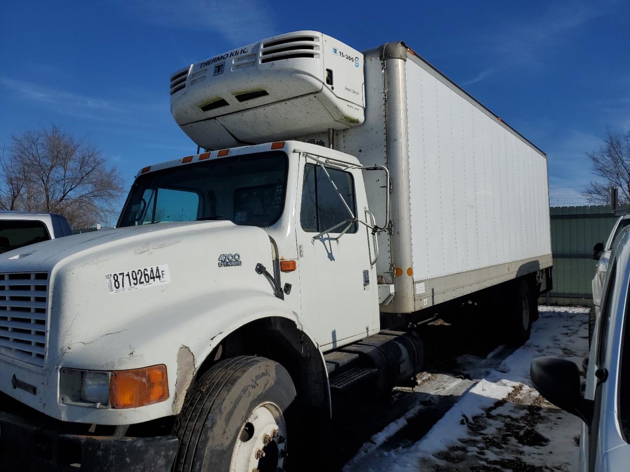 2001 International 4000 4700 للبيع في Pekin، IL - Front End