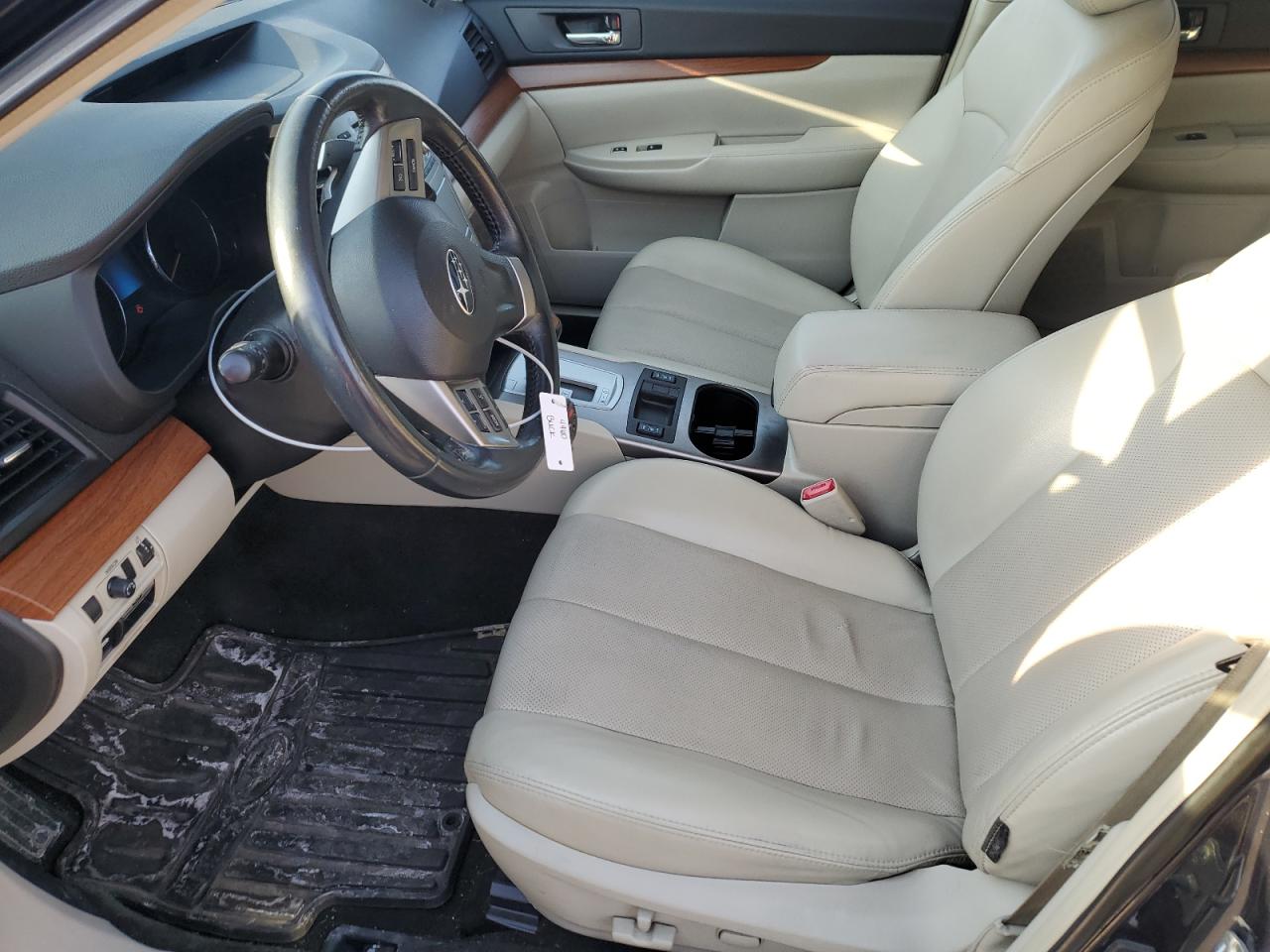 2014 Subaru Outback - Image 7