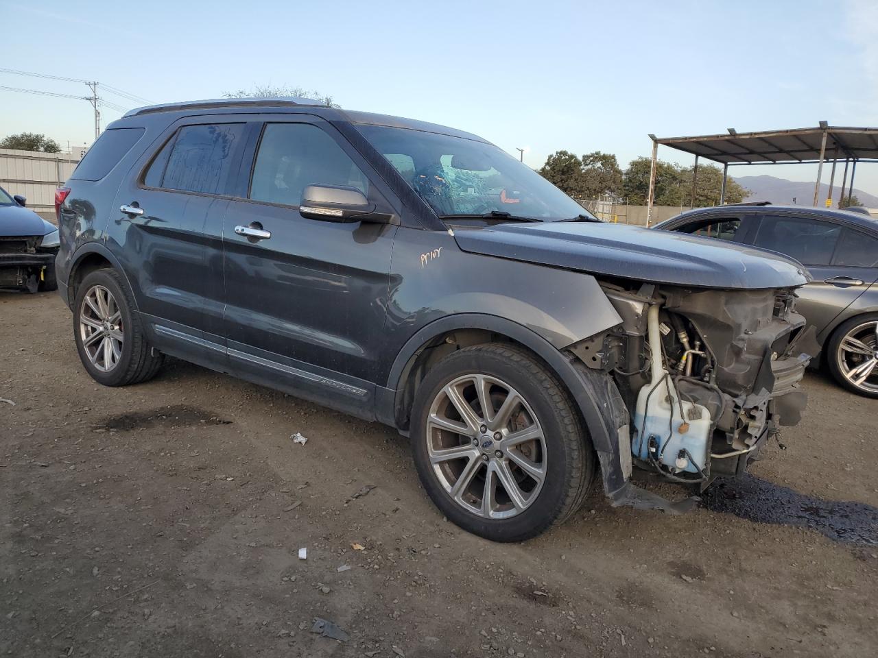 VIN 1FM5K7F84HGB21831 2017 FORD EXPLORER no.4