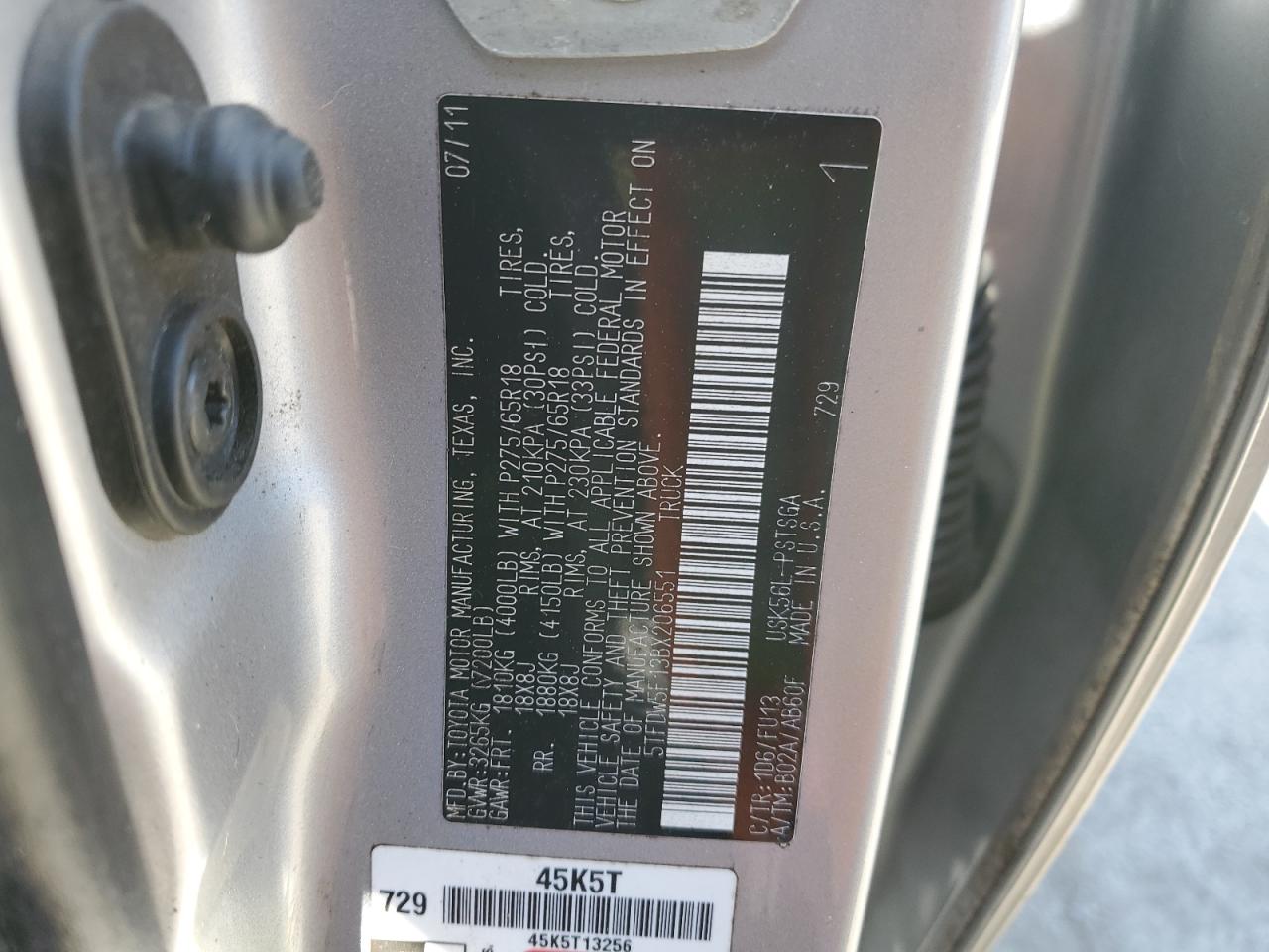 2011 Toyota Tundra - Image 12