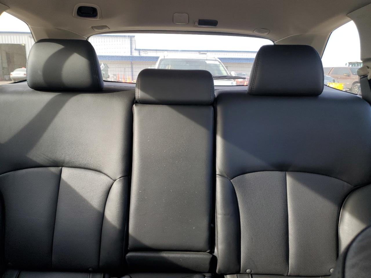 2012 Subaru Outback - Image 10