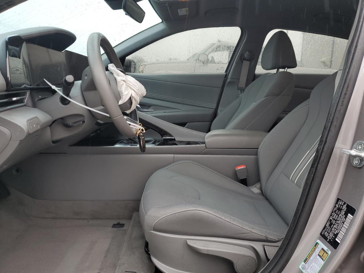 2023 Hyundai Elantra - Image 7