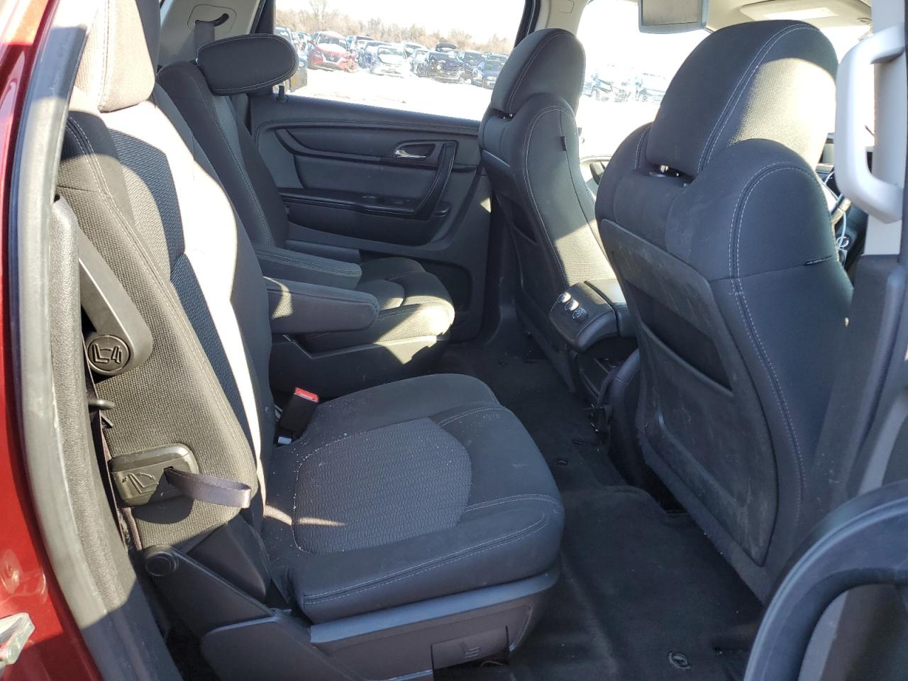 2015 Chevrolet Traverse - Image 11