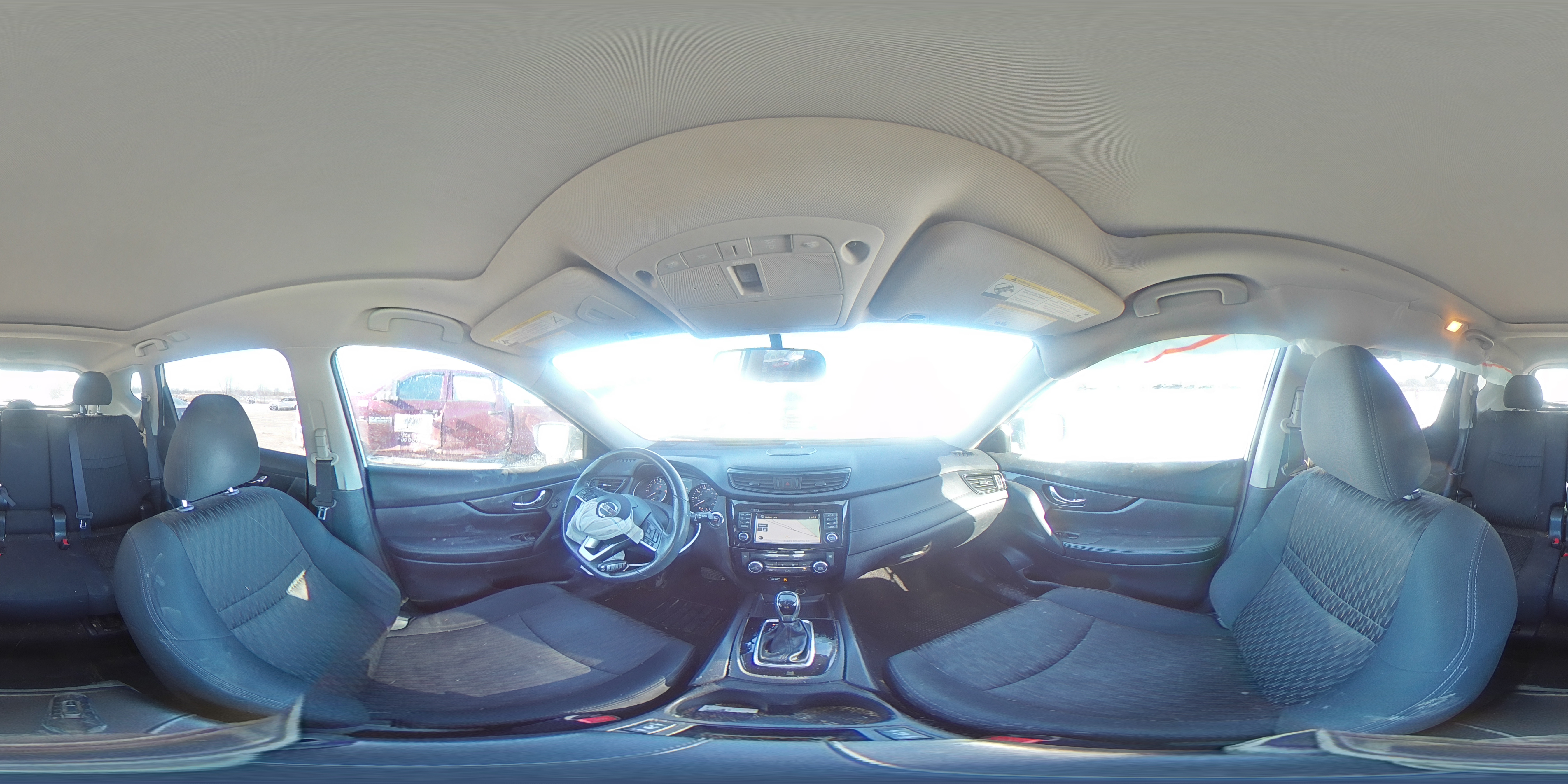 2017 Nissan Rogue - Image 13