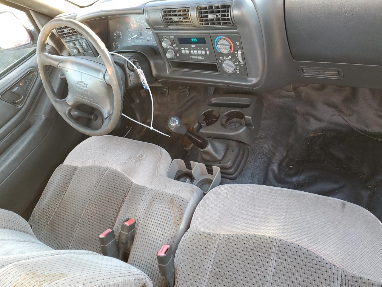 1996 Chevrolet S-10 Pickup - Image 8