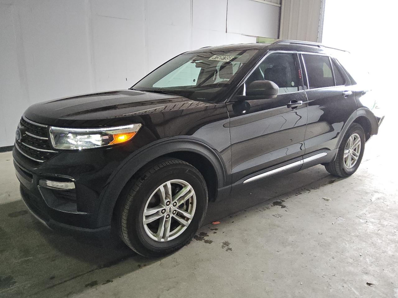 2023 Ford Explorer - Image 1