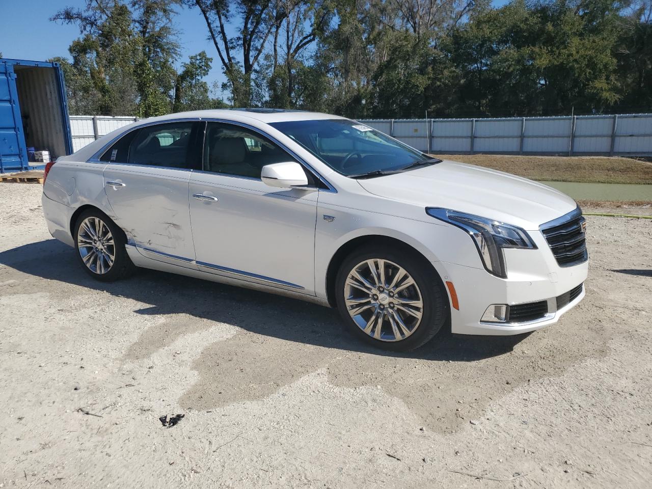 2018 Cadillac XTS - Image 4