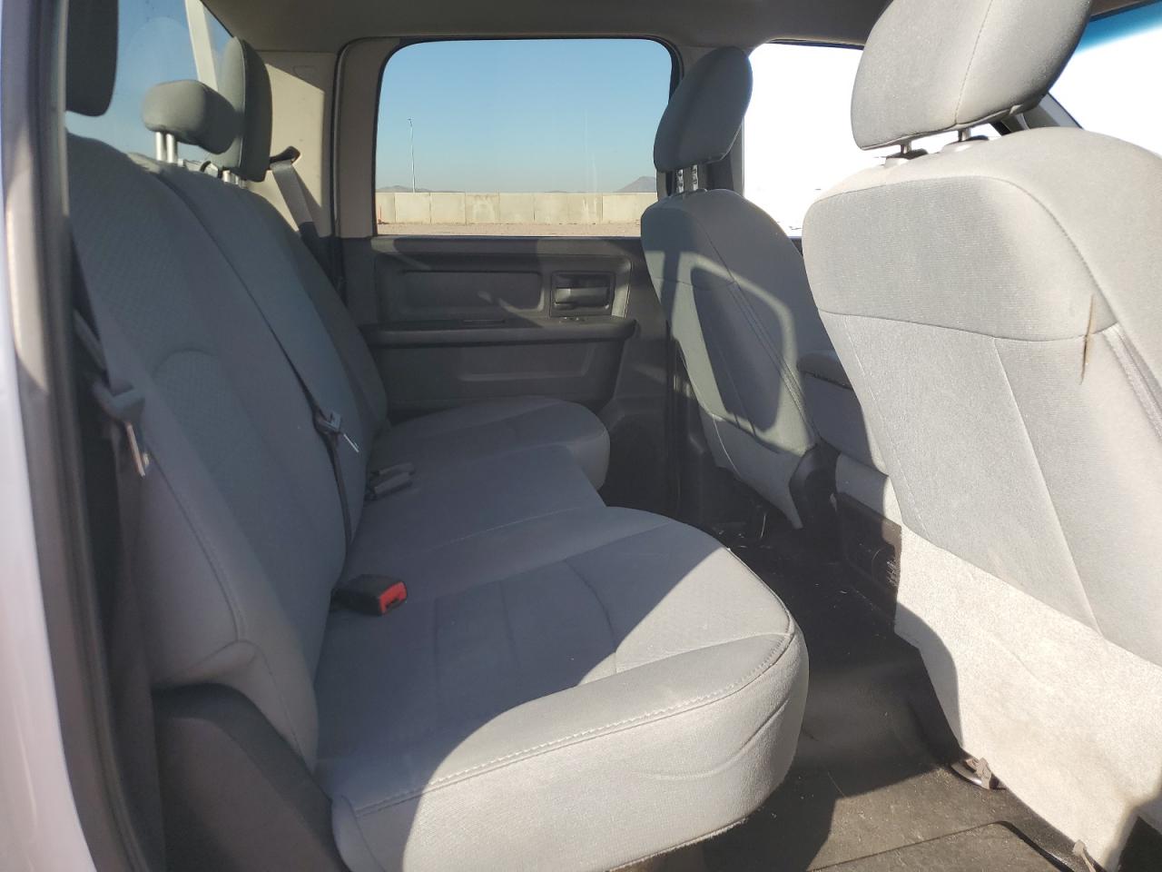 2016 RAM 2500 - Image 10