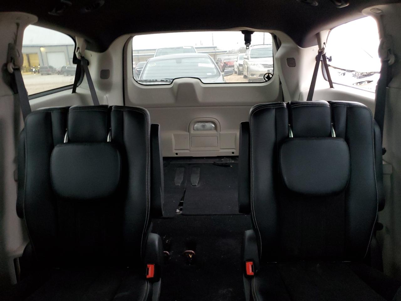 2019 Dodge Caravan - Image 10