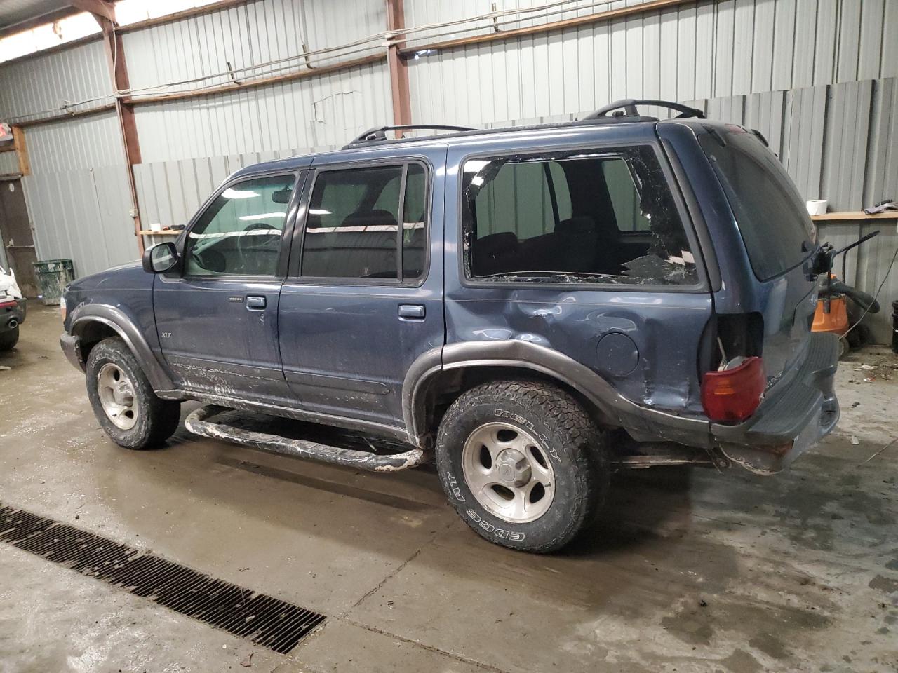 2000 Ford Explorer - Image 2