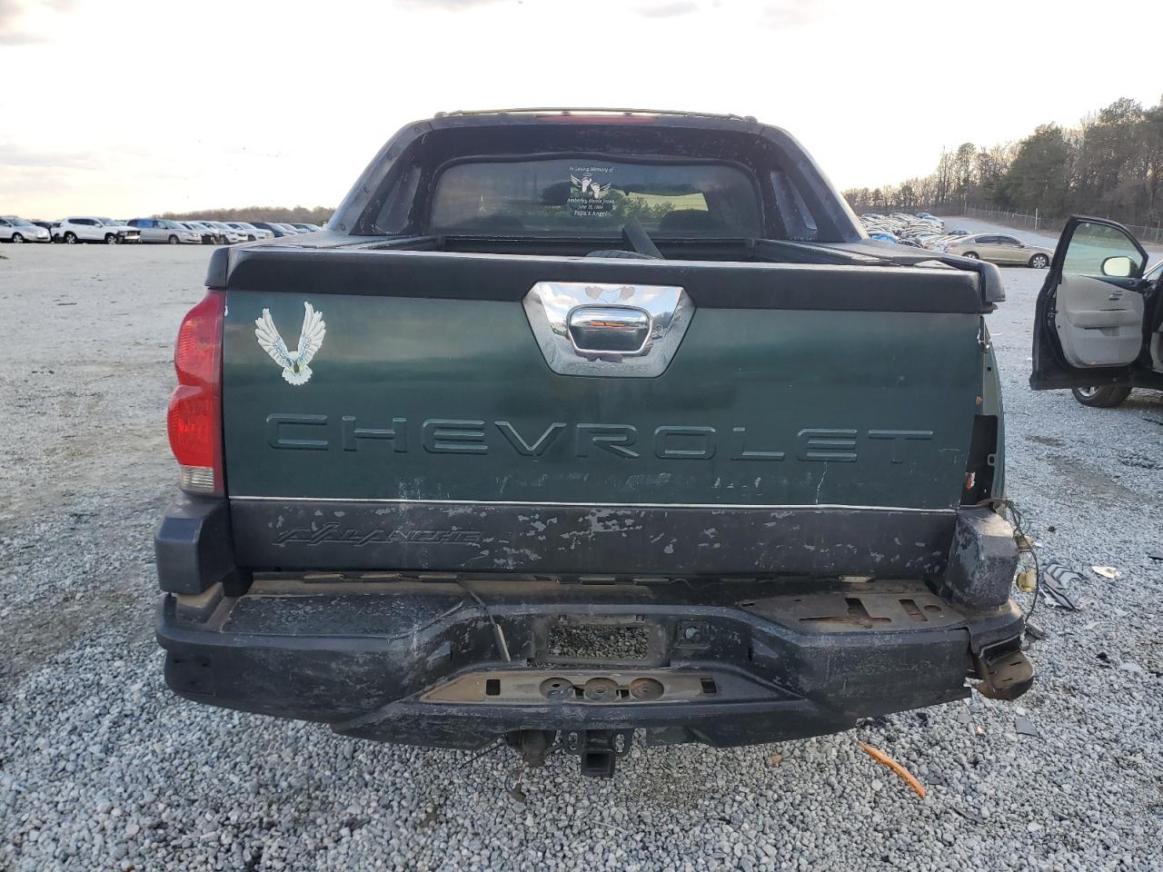 2002 Chevrolet Avalanche - Image 6