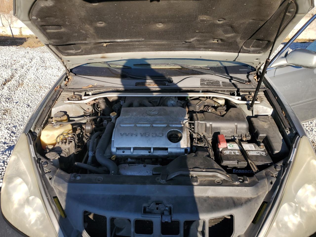 2004 Lexus ES - Image 11