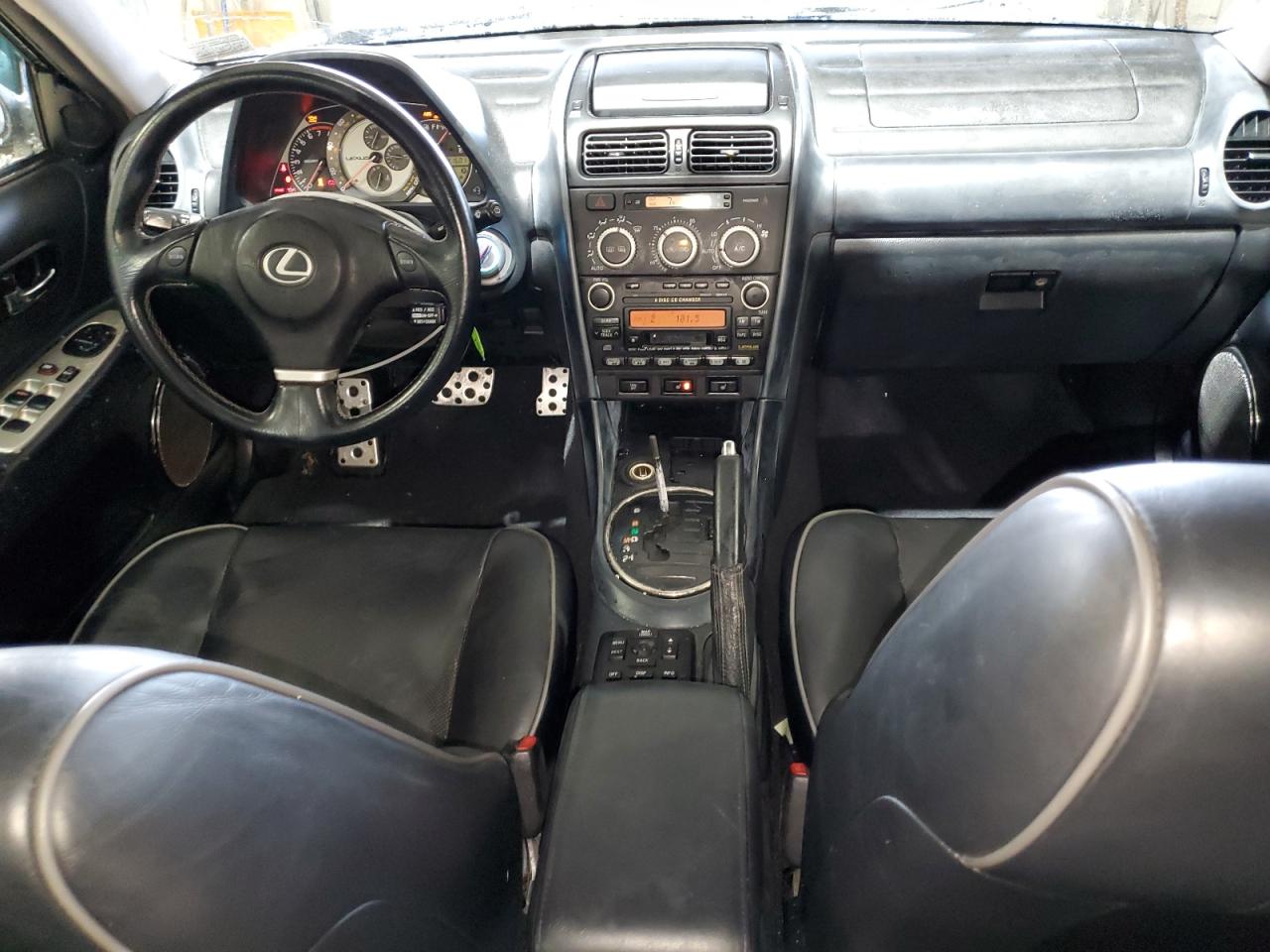 2004 Lexus IS - Image 8