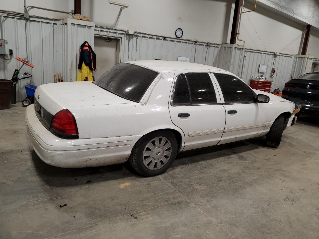 2011 Ford Crown Victoria - Image 3
