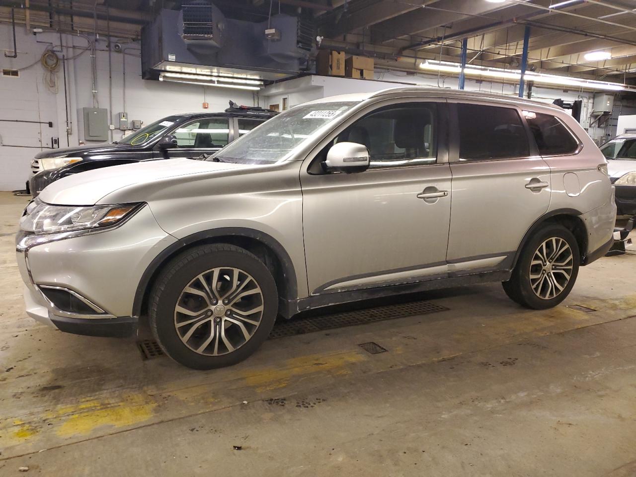 2018 Mitsubishi Outlander - Image 1