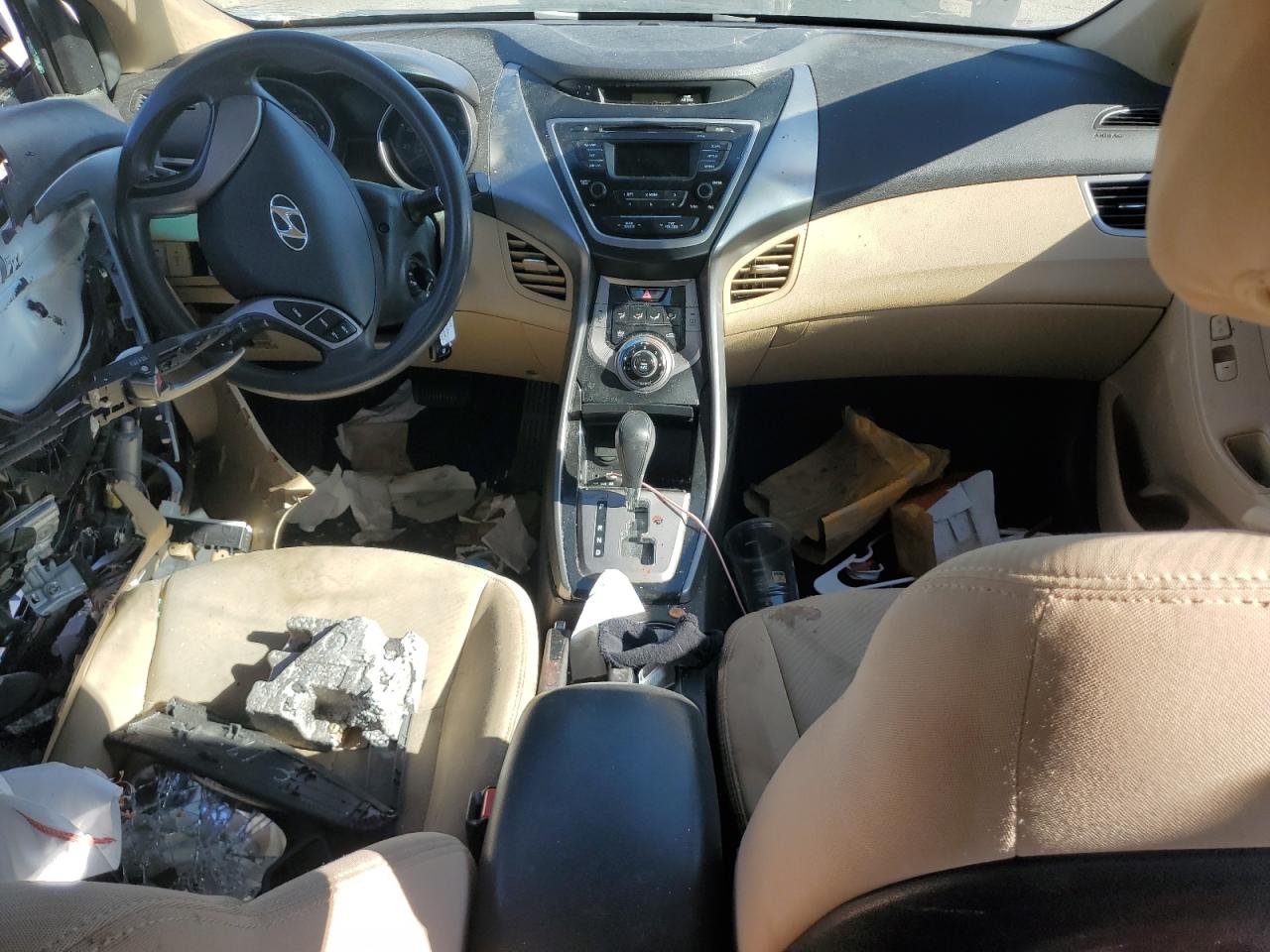 2013 Hyundai Elantra - Image 8
