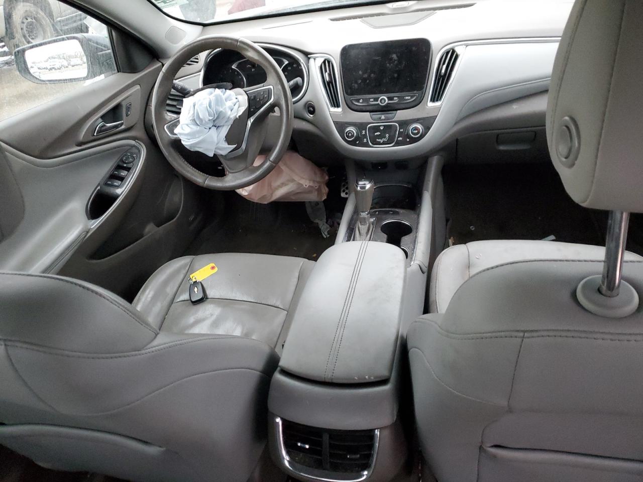 2017 Chevrolet Malibu - Image 8