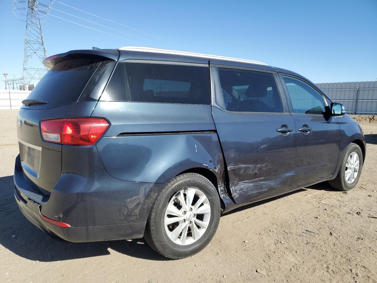 2016 Kia Sedona - Image 3
