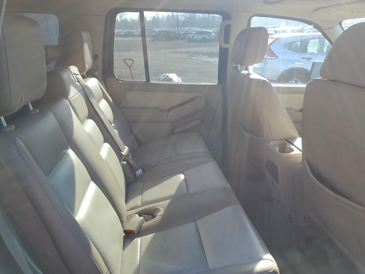 2006 Ford Explorer - Image 12