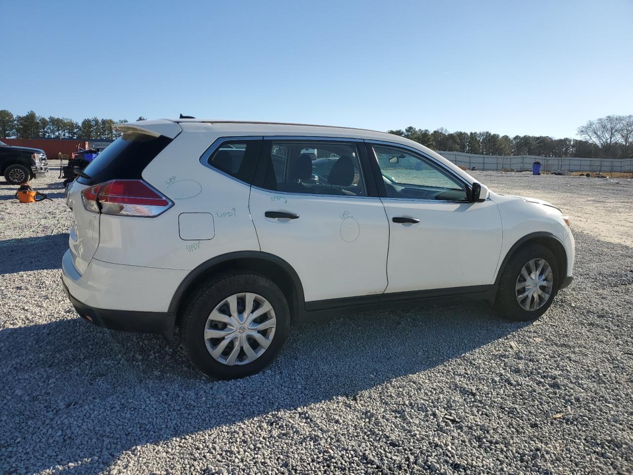 2016 Nissan Rogue - Image 3