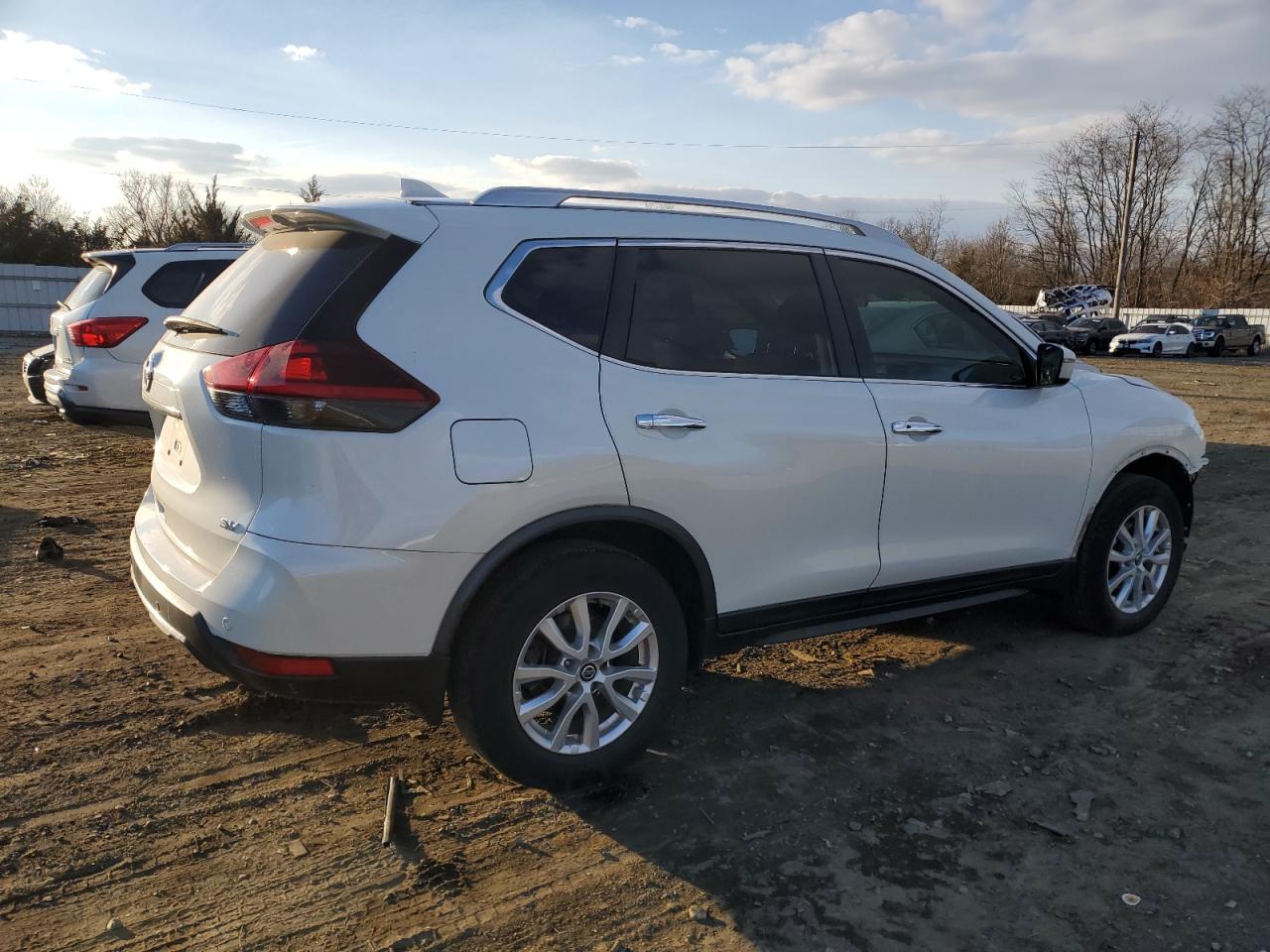 2020 Nissan Rogue - Image 3