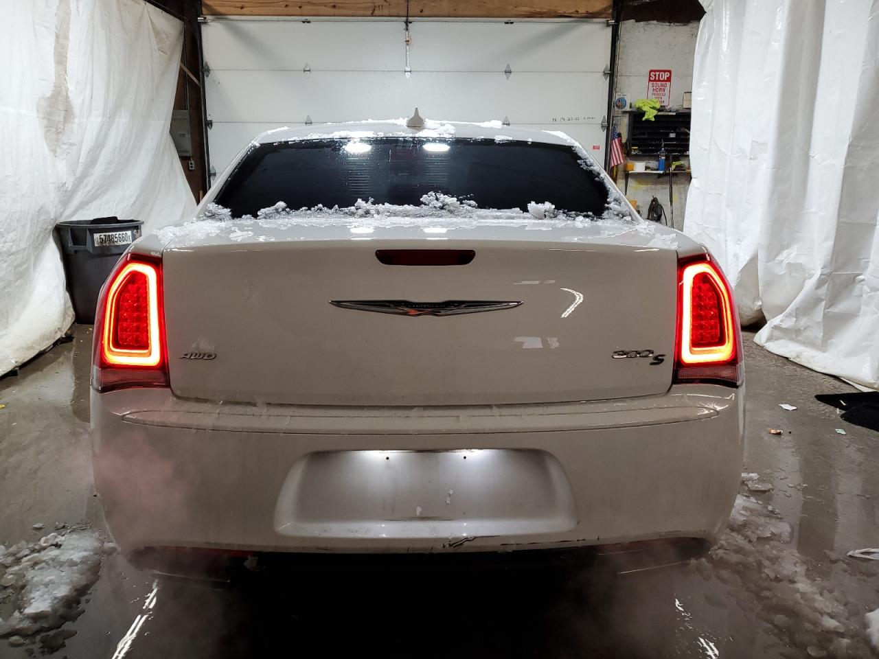 2019 Chrysler 300 - Image 6